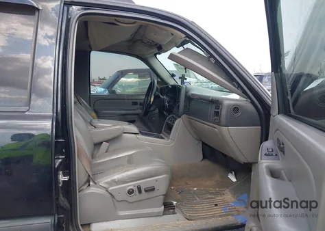 2005 Chevrolet Avalanche 1500 Z66 из США, поврежденный, VIN 3GNEC12Z35G184181